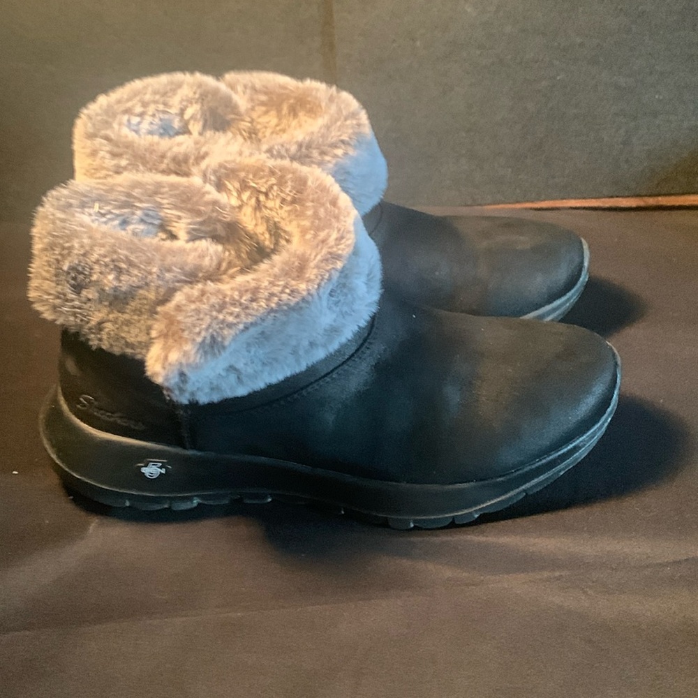 Women's Skechers On The GO Joy Savvy Boot Black Air Cooled Gigs Mat  7 USED